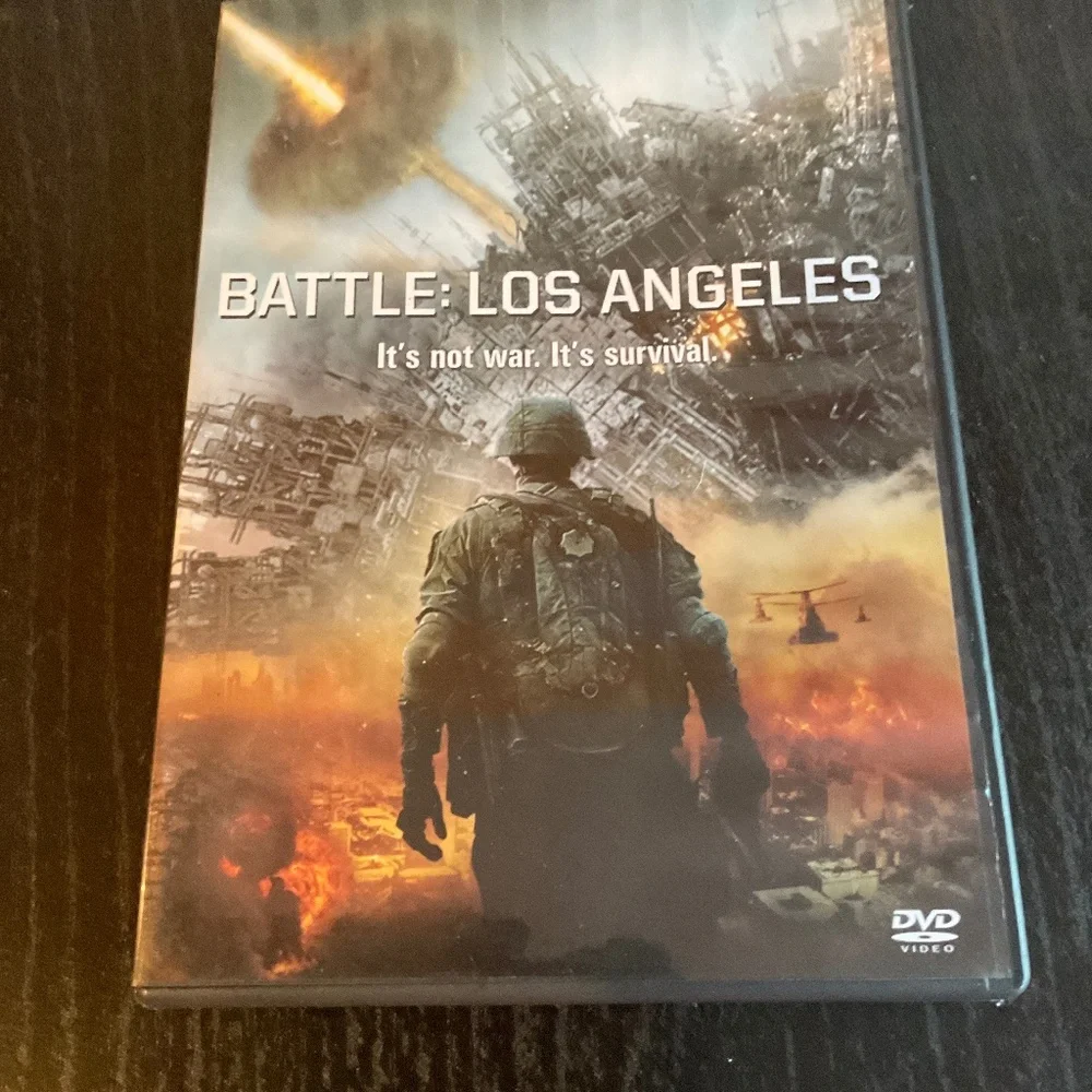DVD - Battle: Los Angeles.  V11